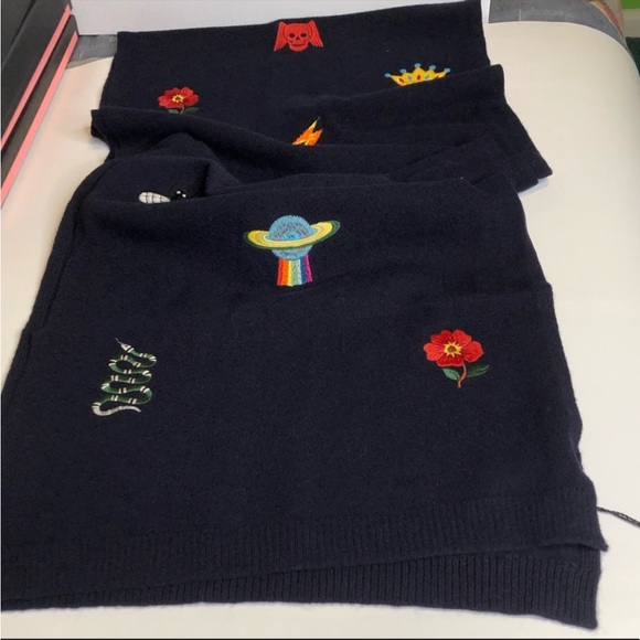 Gucci Unisex Embroidered Scarf Cashmere Wrap - Picture 5 of 7